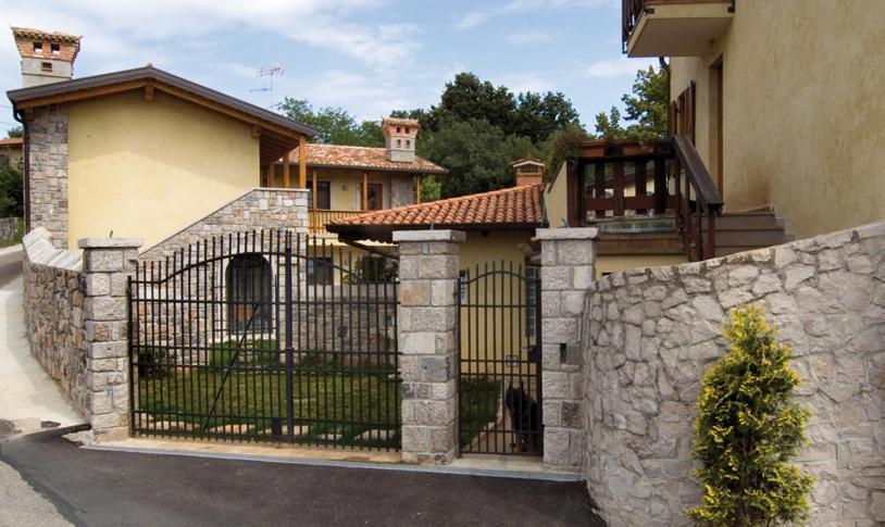 Lokanda Devetak Savogna dʼIsonzo المظهر الخارجي الصورة